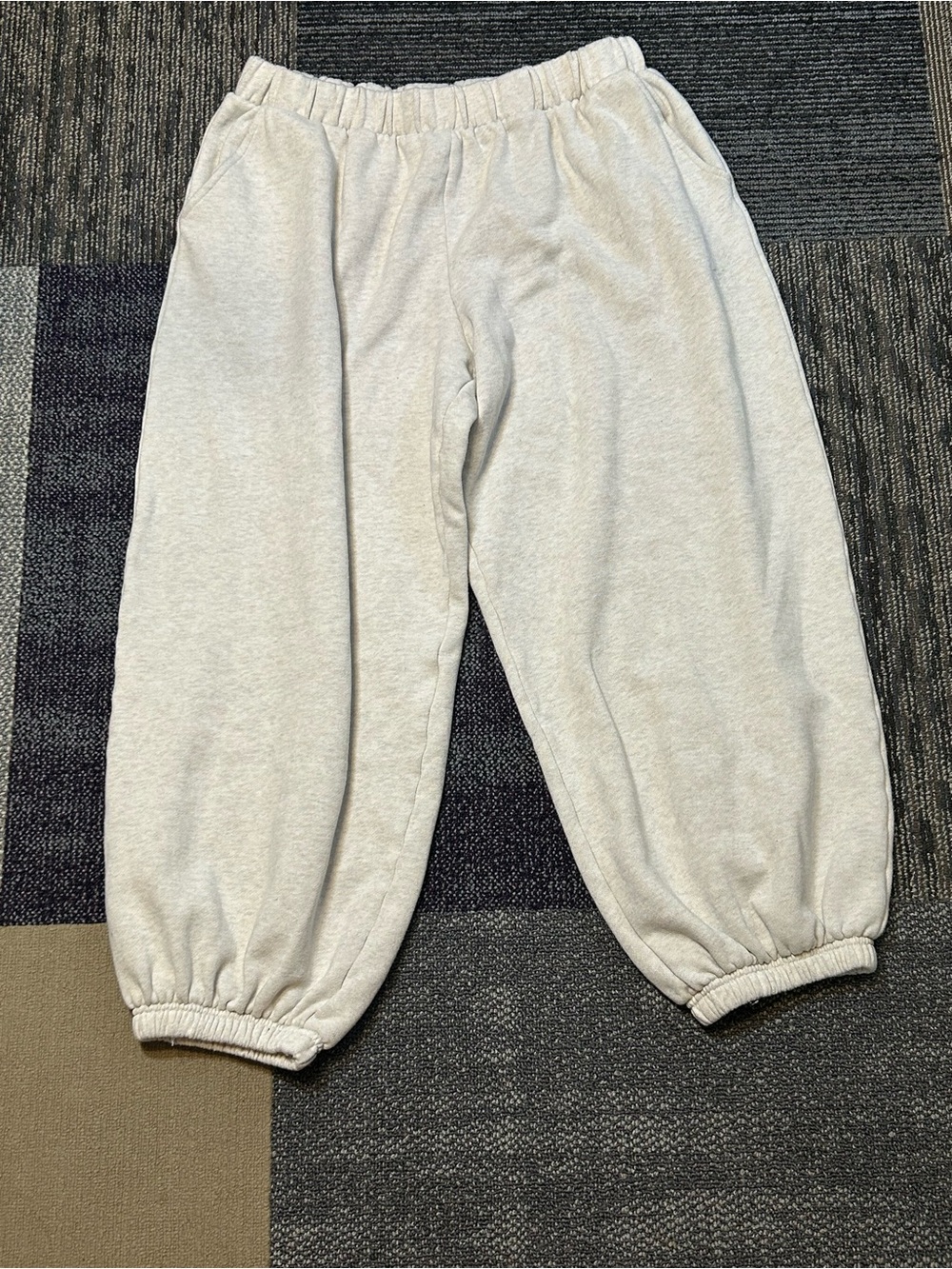 PINK Victoria's Secret Light Gray Elastic Cuff Sweatpants